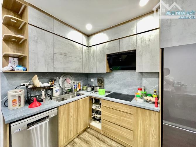 Nhà  phố Trần Cung. Gara ô tô, Ô TÔ tránh.  Kinh doanh. Than 52m2 7 tầng. Mt 3,8m. 18,8 t - 5