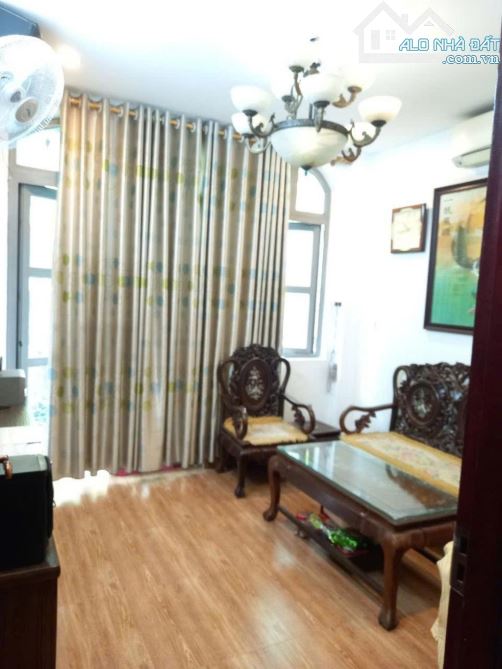 14 TỶ - 50M² - PHÂN LÔ VỈA HÈ - GẦN GA TÀU ĐIỆN - CÁCH PHỐ QUANG TRUNG 50M Nhà 4 tầng - 6