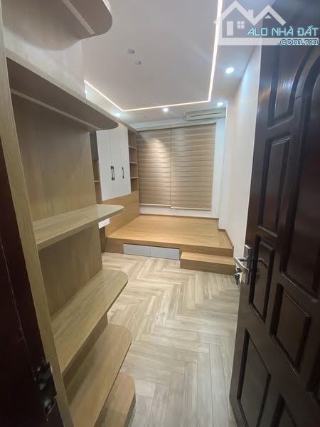 BÁN NHÀ THỊNH QUANG - ĐỐNG ĐA -NHÀ MỚI ĐẸP - 2 THOÁNG - CHỈ VIỆC XÁCH VALI VỀ Ở- TRUNG TÂM - 6