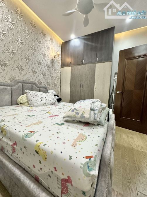 NHÀ CHỦ XÂY RẤT ĐẸP - KHU D2 - 67M2 - SỔ NỞ HẬU HƠN 4M - 2 TẦNG - 4PN - HẺM XE HƠI - - 6