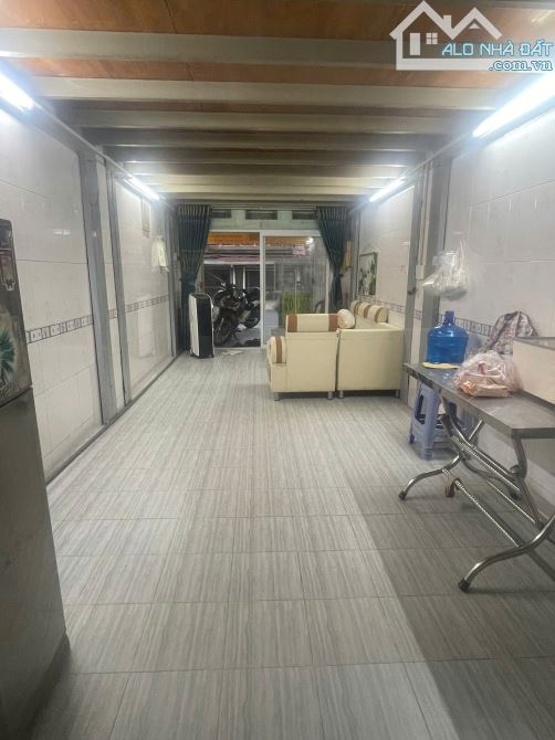 Bán nhà 2 tầng mặt tiền ngay chợ hóc môn kinh doanh đỉnh chỉ nhinh 4 tỷ - 6