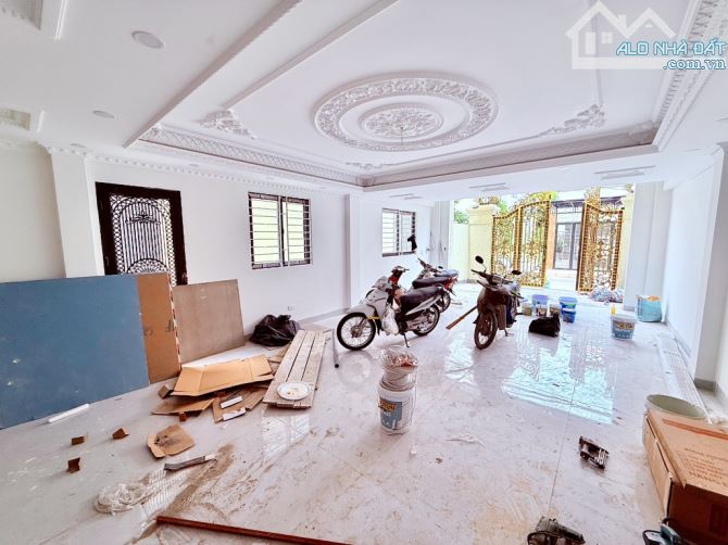 Bán nhà bát khối 61/80m2 xây 7 tầng , thang máy gara ôtô vỉa hè đá bóng - 6