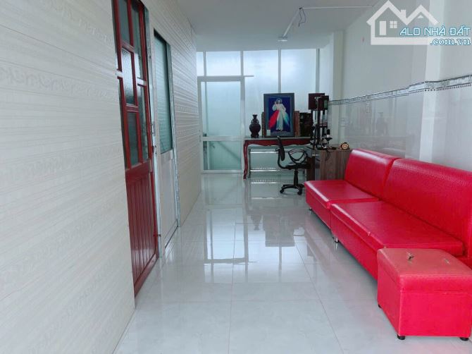 BÁN NHÀ CẤP 3- NỘI BỘ ĐƯỜNG HÀN THUYÊN - P. LẠC ĐẠO - TP. PHAN THIẾT.  - Diện tích: 60 m2 - 6