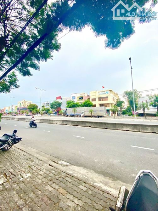 🔥SẬP HẦM GIẢM HƠN 500TR- NHÀ 4.5 TẦNG MT NGÔ QUYỀN - 6