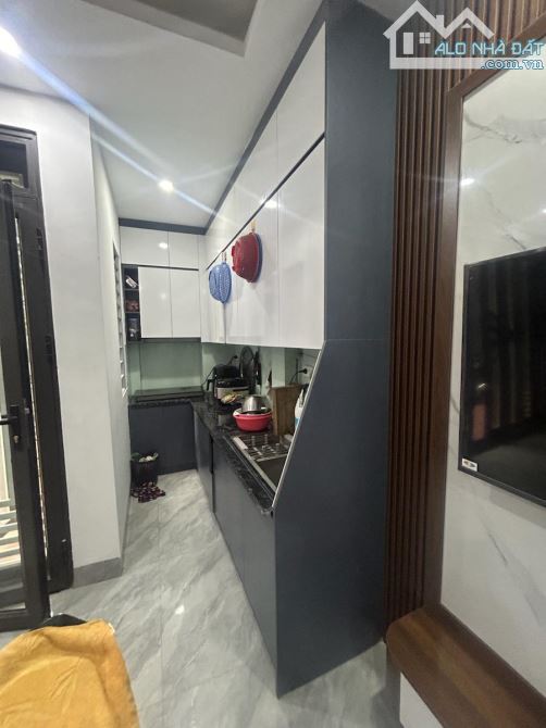 BÁN NHÀ TÂN MAI - 47.8M2, 5 TẦNG, NGÕ THÔNG, 10M RA OTO TRÁNH, NHÀ ĐẸP Ở LUÔN - 6