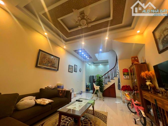 PHAN KẾ BÍNH - ĐỘI CẤN - CỐNG VỊ - BA ĐÌNH - THỰC TẾ 56M2 - 4,5 TẦNG - MT 4.5 - CHỈ 10.8 T - 6