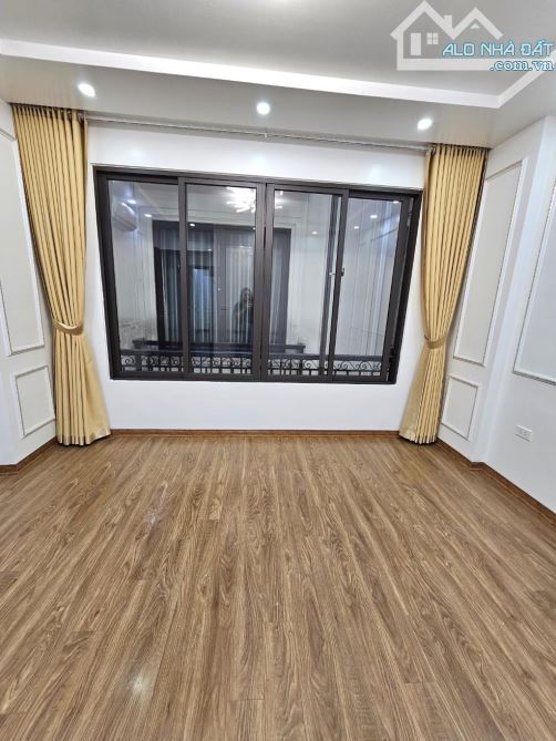 Nhà Đẹp Phố Trần Thái Tông - Cầu Giấy DT 45m, 6 Tầng, Giá 10 Tỷ - 6