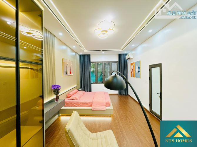 BÁN NHÀ ĐẸP PHỐ NGUYỄN KHÁNH TOÀN - 50M2 - 4 TẦNG - MẶT TIỀN 5.1M - GIÁ  9.9 TỶ - 6