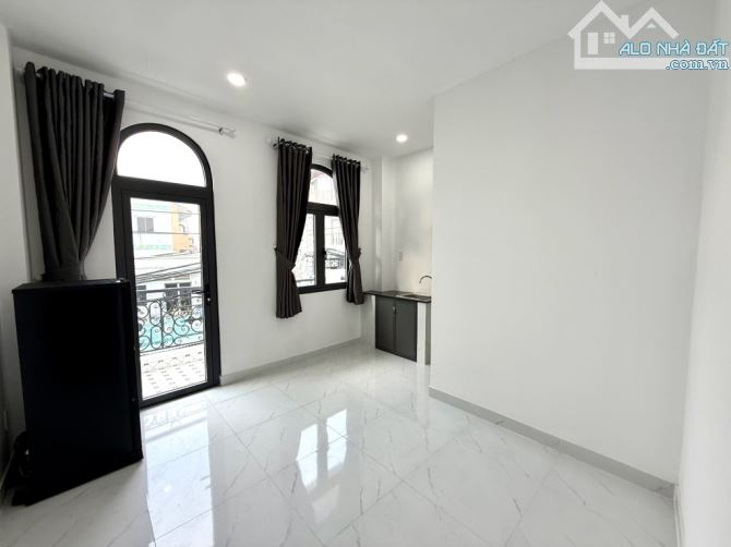 CHDV MT NGUYỄN THƯỢNG HIỀN Q BT - 6 TẦNG FULL NỘI THẤT FULL PHÒNG - 1,1 TỶ/NĂM CHỈ 19 tỷx - 6