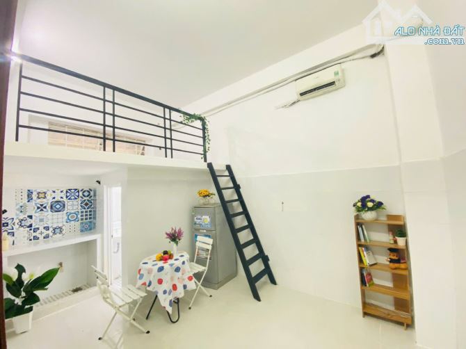 Trống Phòng Ban Công Riêng_Ở liền_view SÂN BAY_Giá từ 3tr8/tháng_30m2 - 6