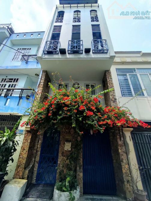 Bán gấp nhà CHDV mặt tiền đường Số 79, Tân Phong, Q7, 60m2, nhỉnh 13 tỷ - 6