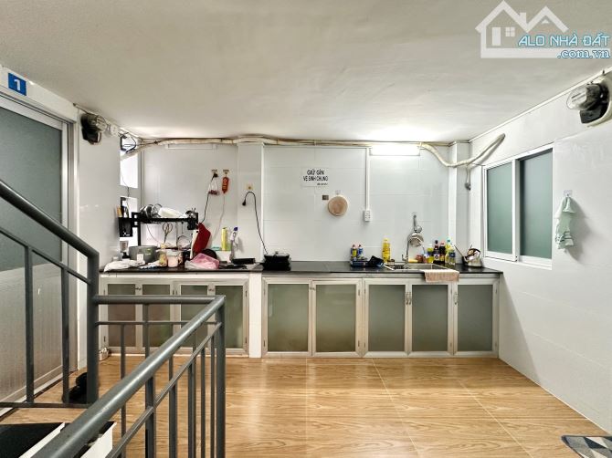 HẺM NHỰA 6M LÊ VĂN SỸ QUẬN 3 - DT: 4.4x17.5M - DÒNG TIỀN 60Tr - NHỈNH 13 TỶ. - 6