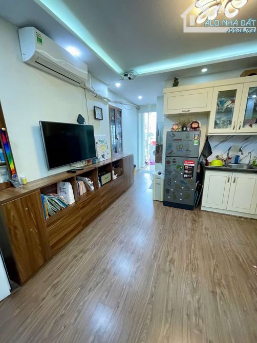 Chung cư mini lạc long quân 50 m 2pn.lô góc. - 6