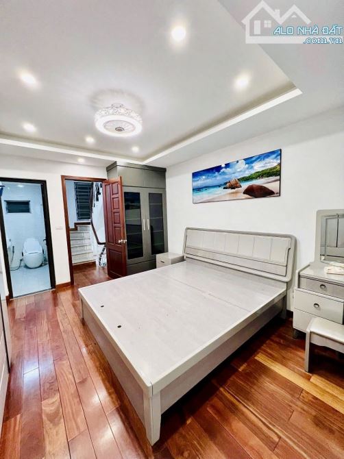 Chính chủ bán gấp nhà mới, ngõ nông, 46 Quan Nhân, Cầu Giấy. DT: 40m2 – 7 tầng. 8,6 tỷ. - 6