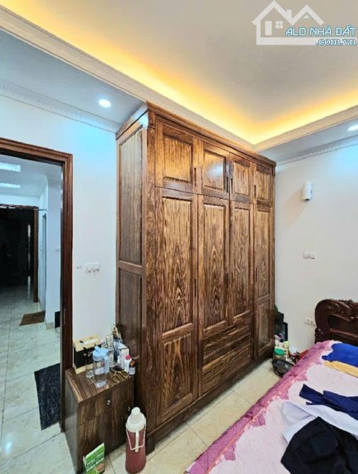 NHÀ ĐẸP NGÔ GIA TỰ LONG BIÊN, NGÕ Ô TÔ, GẦN PHỐ, DT RỘNG CÓ 6.X TỶ - 6