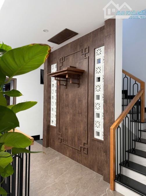 Bán nhà 1 trệt 2 lầu ngay trung tâm Bà Rịa Vũng Tàu, giá bán: 6 tỷ, DT: 100m2 - 6