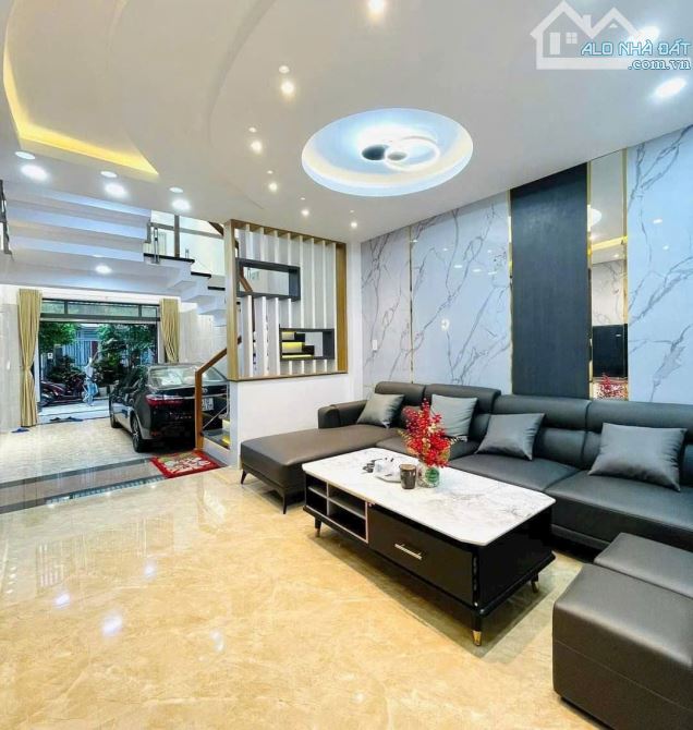 4 tỷ còn 3 tỷ 750. Bán nhà 60m² gần hồ bơi Vân Đồn. Xây 1 trệt lửng 3 lầu, hẻm 6m. Sổ sẵn - 6