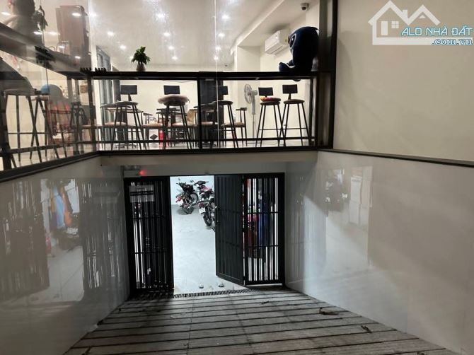 Bán CHDV Ngày ĐH Văn Lang, Nguyễn Thái Sơn, Thứ gần 2 tỷ, 10x15m, 2x tỷ - 6