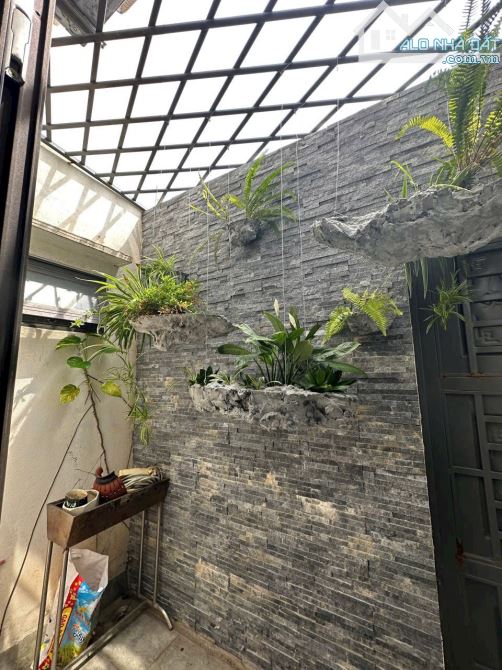 Bán nhà 2 tầng 2 mê KĐT Nam Hoà Xuân đường 10.5m giá tốt - 6