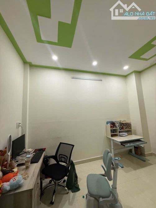 Bán nhà HXT Chiến Lược, Bình Tân, 56m² - 3 tầng, nở hậu, sát mặt tiền, chỉ nhỉnh 5 tỷ - 6