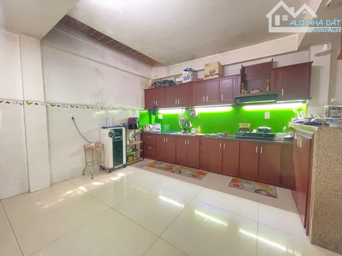 Bán nhà 3 tầng 96m đất ngang 6m mặt tiền đường Bùi Thị Xuân ngay Trần Hưng Đạo chỉ 12 tỷ - 6