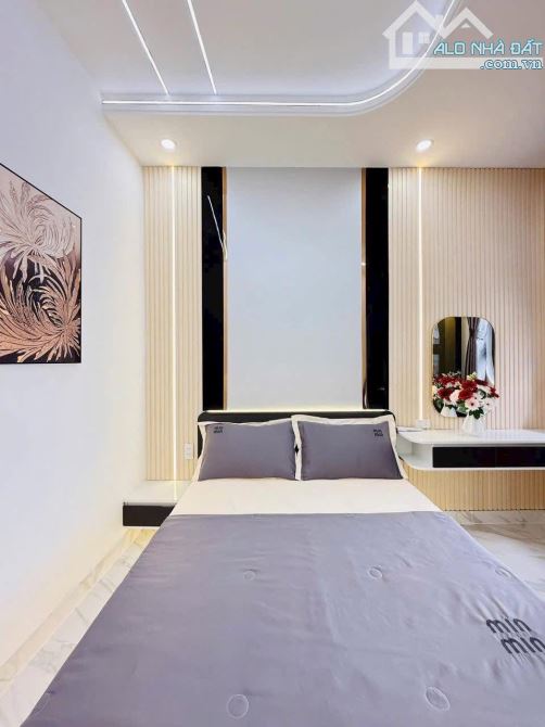 Chính chủ cần bán gấp nhà 48m2 ngay Thành Thái, Quận 10. Giá: 3 Tỷ 125 tr. SHR, hẻm 5m - 7