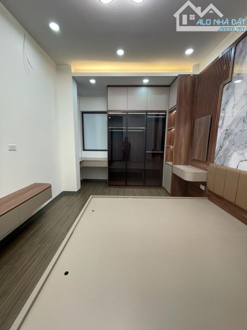 Siêu đẹp Tam Trinh, Hoàng Mai:35m2,5 Tầng, chỉ 5.9 Tỷ, gần phố, giá êm - 7