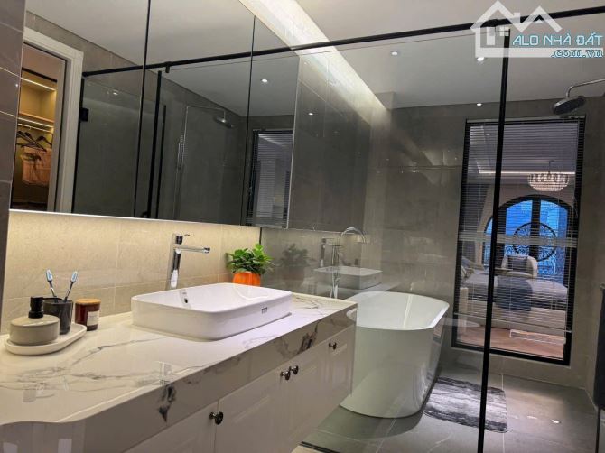 Siêu phẩm nhà đẹp ở sướng kinh doanh đỉnh mặt phố Đàm Quang Trung DT 89m2 . Giá 30.5 tỷ - 7
