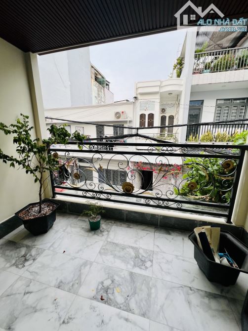 HẺM NHỰA 1/ 8M GÒ DẦU ( CÁCH MT 50M ) - 66M2 - 4 TẦNG MỚI BTCT ĐÚC KIÊN CỐ CHỈ 9.X TỶ TL - 7