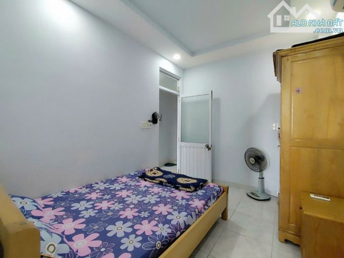 MUA 1 ĐƯƠC 2 NHÀ MẶT TIỀN BÙI HUY BÍCH HÒN XỆN THIẾT KẾ Ở VÀ KD NHÀ NGHỈ CÁCH BIỂN CHỈ 800 - 7