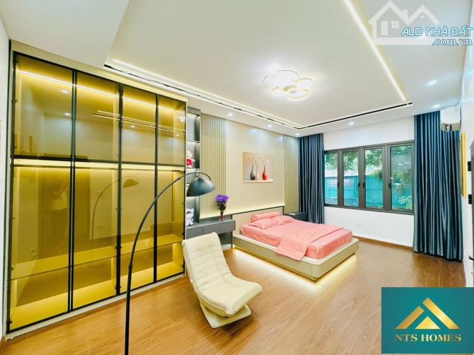BÁN NHÀ ĐẸP PHỐ NGUYỄN KHÁNH TOÀN - 50M2 - 4 TẦNG - MẶT TIỀN 5.1M - GIÁ  9.9 TỶ - 7