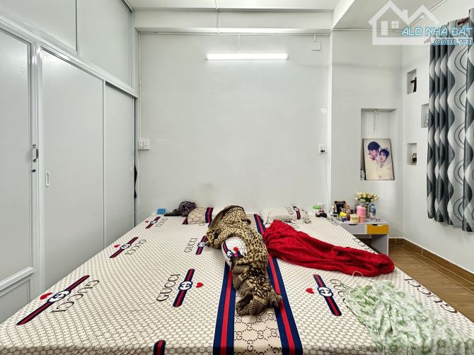 HẺM NHỰA 6M LÊ VĂN SỸ QUẬN 3 - DT: 4.4x17.5M - DÒNG TIỀN 60Tr - NHỈNH 13 TỶ. - 7