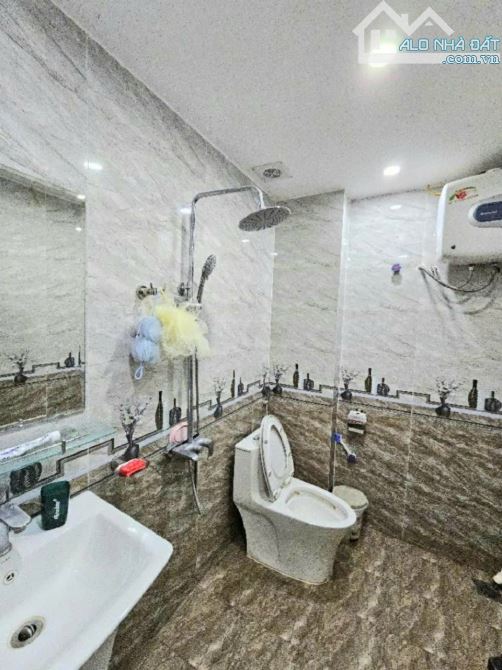 NHÀ ĐẸP NGÔ GIA TỰ LONG BIÊN, NGÕ Ô TÔ, GẦN PHỐ, DT RỘNG CÓ 6.X TỶ - 7