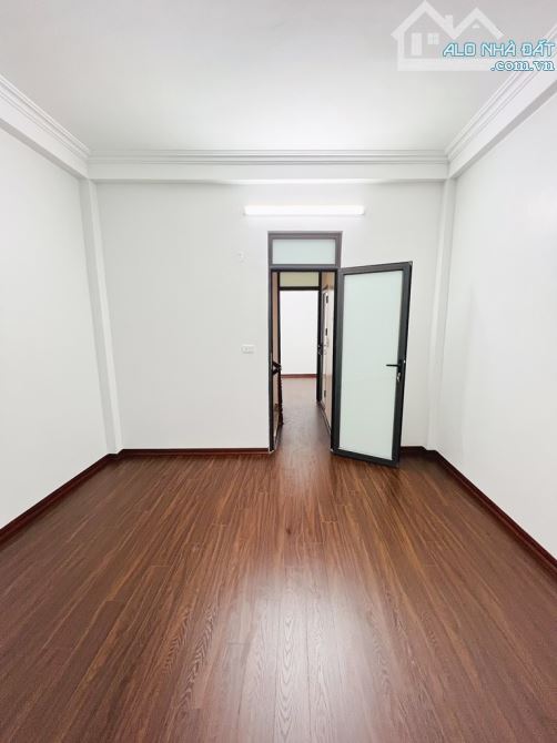 BÁN NHÀ MỚI PHỐ LĨNH NAM , .40m² x 5 TẦNG GIÁ NHỈNH 7 TỶ - 7