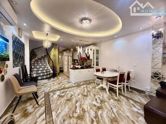 17,9 tỷ dt 73m 4t 4,7mMT đường bưởi,full nội thất cao cấp,nhà dân xây mới,oto tránh,gần p - 8