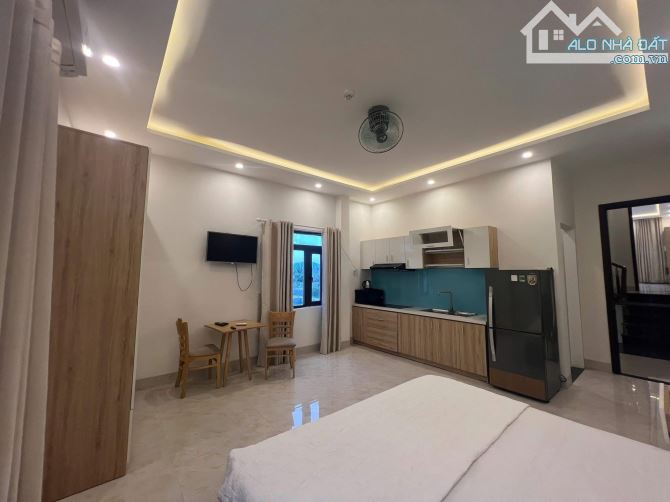 Một toà căn hộ duy nhất 5 tầng- 9 phòng View trực diện biển đường Trường Sa -Giá chỉ 13t - 8