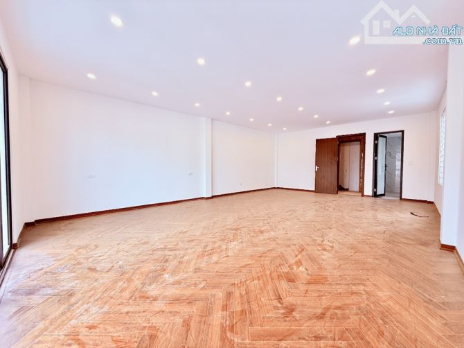 Bán nhà bát khối 61/80m2 xây 7 tầng , thang máy gara ôtô vỉa hè đá bóng - 8