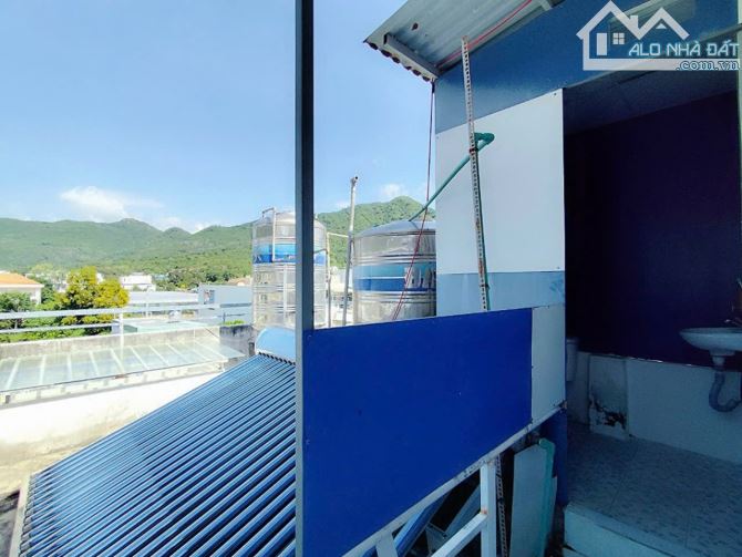 MUA 1 ĐƯƠC 2 NHÀ MẶT TIỀN BÙI HUY BÍCH HÒN XỆN THIẾT KẾ Ở VÀ KD NHÀ NGHỈ CÁCH BIỂN CHỈ 800 - 8