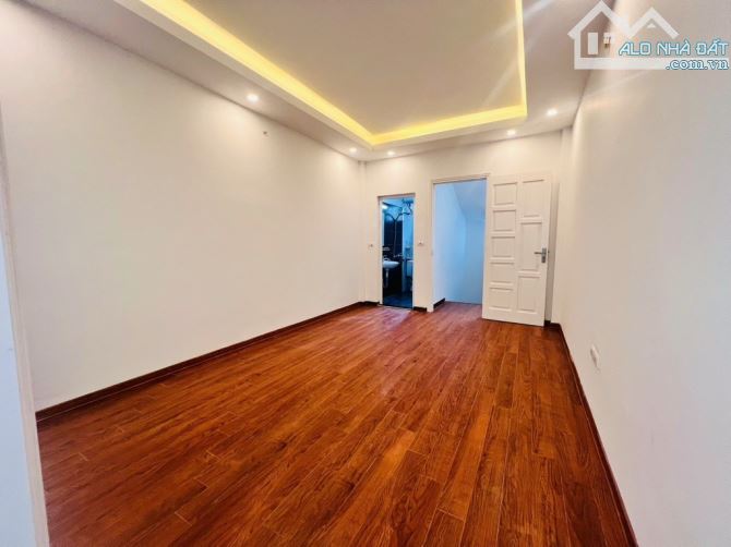Trần Quốc Vượng 35m2 - 5 tầng-giao thông thuận tiện  7,x tỉ - 8