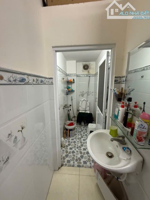 Bán nhà HXT Chiến Lược, Bình Tân, 56m² - 3 tầng, nở hậu, sát mặt tiền, chỉ nhỉnh 5 tỷ - 8