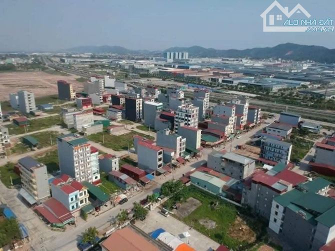 Cần bán 1 lô duy nhất đất Đồng Lớn Quang Châu- Việt Yên.chỉ  2.3ty - 8