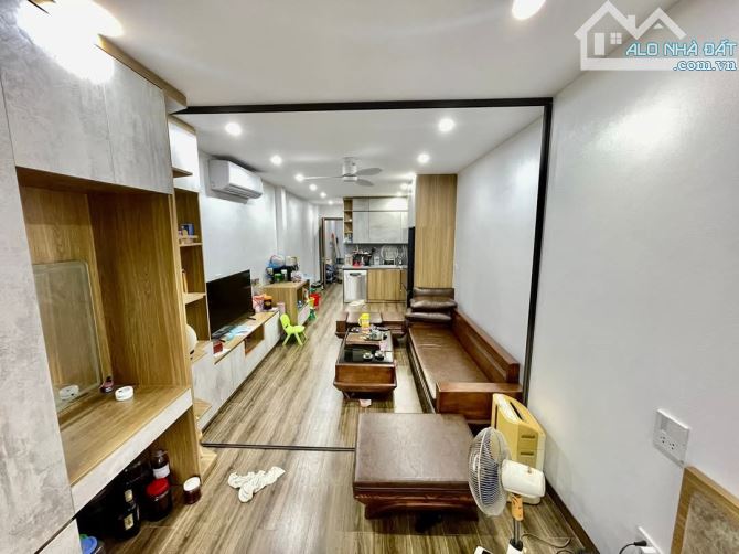 Nhà  phố Trần Cung. Gara ô tô, Ô TÔ tránh.  Kinh doanh. Than 52m2 7 tầng. Mt 3,8m. 18,8 t - 8