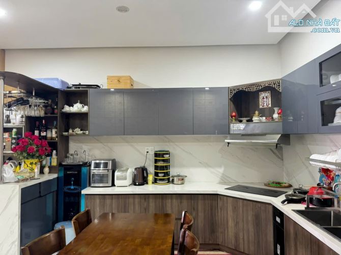 Bán nhà 2 tầng 2 mê đường 5.5m Liêm Lạc 25 - Hoà Xuân - 9