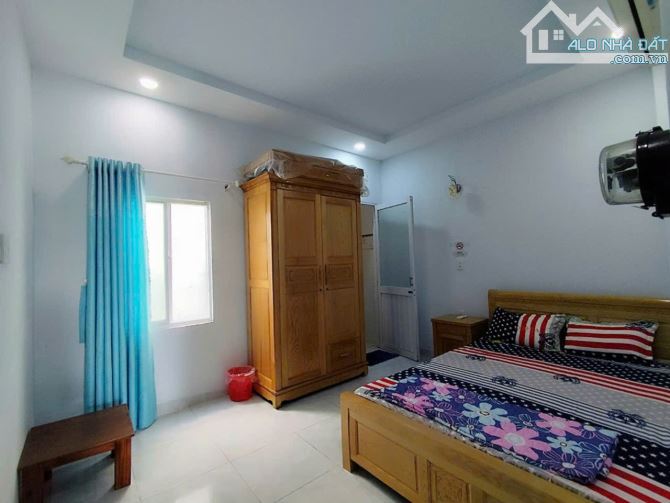 MUA 1 ĐƯƠC 2 NHÀ MẶT TIỀN BÙI HUY BÍCH HÒN XỆN THIẾT KẾ Ở VÀ KD NHÀ NGHỈ CÁCH BIỂN CHỈ 800 - 9