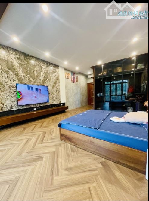 139 Tỷ/ 102 M2/ 9.4 M Tiền/6 Tầng. Mặt Phố Phùng Hưng.Hoàn Kiếm - 9