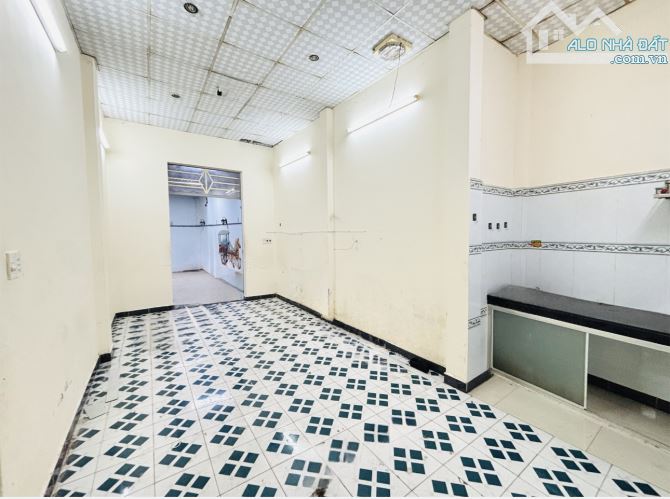 Bán Nhà Hóc Môn - 200M2 ( 9,5 x 21) -2 Mặt Tiền Hẻm xe Tải -  Chỉ 4,56 Tỷ Tỷ. - 9