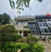 Khu Biệt Thự - CIPUTRA VIP NHẤT - THIẾT KẾ CHÂU ÂU - 400M x 5 Tầng mt 12M Giá 148 Tỷ