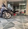 BÁN NHÀ SÂN CỔNG RIÊNG ĐƯỜNG CHỢ HÀNG MỚI NGÕ NÔNG.