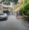 ❌ Phố VIP Cầu giấy - Sổ 42m2 nét căng - Nhà Dân - Giá 7 tỷ 95 - Gần phố.
