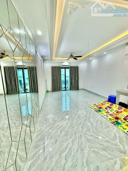 CHO THUÊ NHÀ 6 TẦNG CHIẾN THẮNG GIÁ 14 TRIỆU - 1